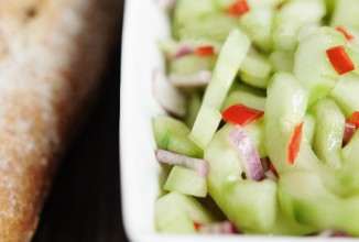 Пикантный салат из огурцов