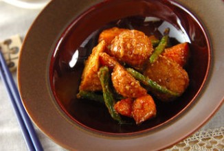 Таро во фритюре с тофу под кунжутным соусом