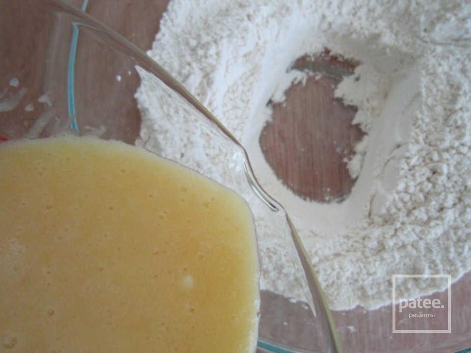 Кексы с йогуртом и клубникой - Шаг 3