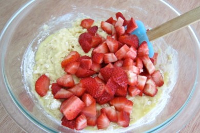 Кексы с йогуртом и клубникой - приготовление