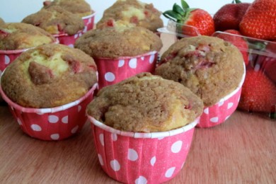 Кексы с йогуртом и клубникой - приготовление