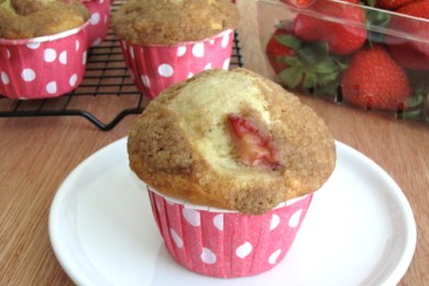 Кексы с йогуртом и клубникой - приготовление