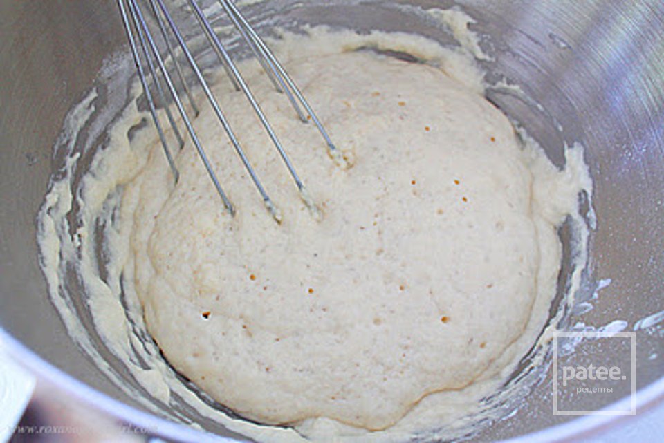 Лепешка с виноградом и изюмом - Шаг 2