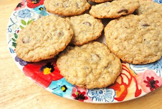 Овсяное печенье с молочным шоколадом и кардамоном