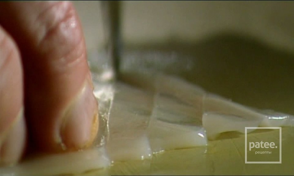 Салат с огурцом и кальмаром - Шаг 3