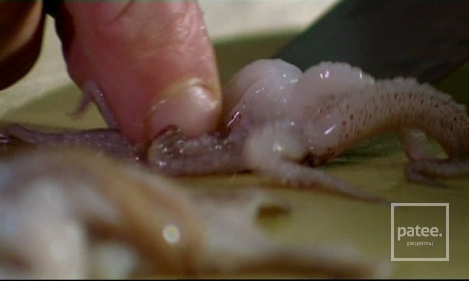 Салат с огурцом и кальмаром - Шаг 4