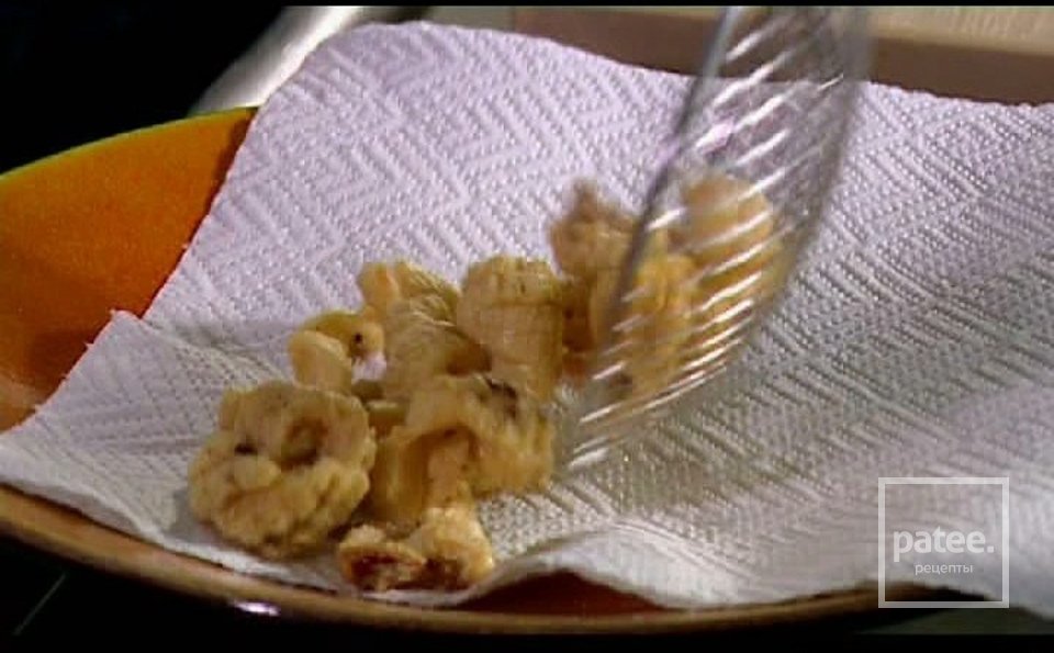 Салат с огурцом и кальмаром - Шаг 7