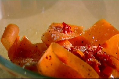 Салат с огурцом и кальмаром - приготовление