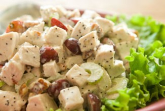 Салат куриный с виноградом