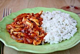 Куриное рагу в томатном соусе