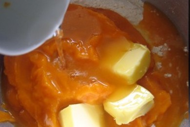 Пончики с соусом пебре и сладким сиропом - приготовление