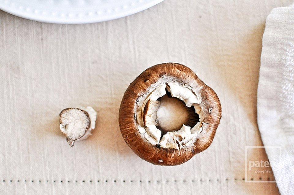 Фаршированные шампиньоны - Шаг 1