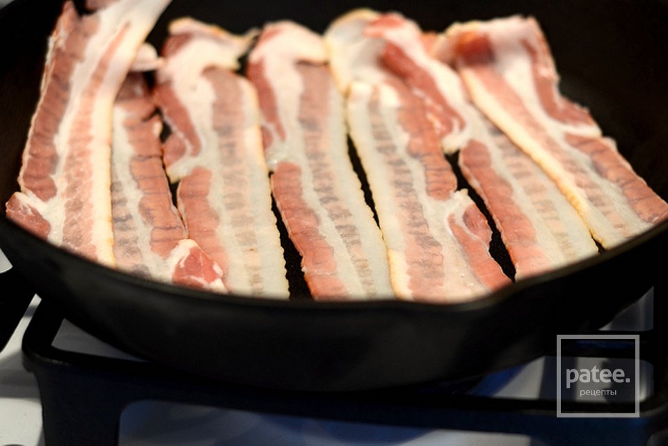 Пирог с зеленым луком, беконом и сыром Чеддер - Шаг 1