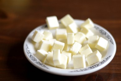 Пирог с зеленым луком, беконом и сыром Чеддер - приготовление