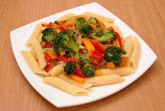 Пенне с болгарским перцем и брокколи