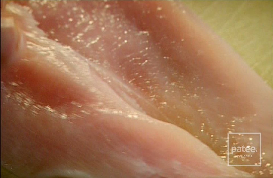 Куриные эскалопы с помидорами и моцареллой - Шаг 1