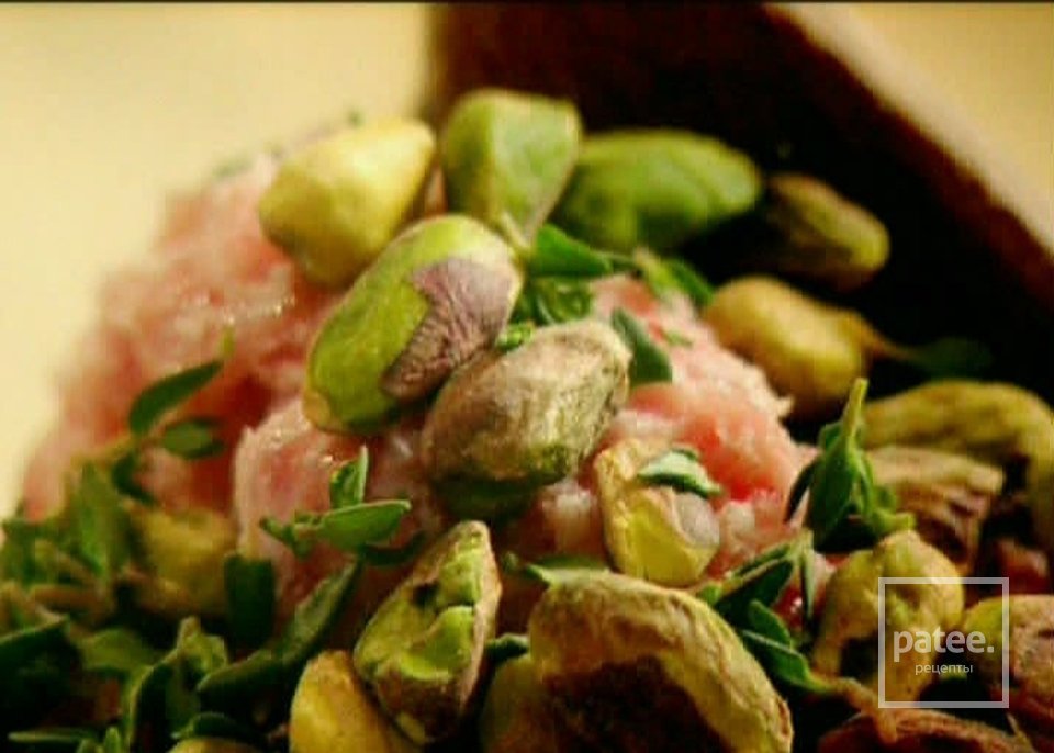 Куриный ролл со свининой и фисташками - Шаг 1