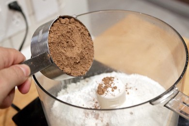 Шоколадно-клубничное пирожное - приготовление