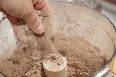 Шоколадно-клубничное пирожное - приготовление