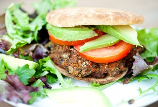 Острый бургер с бобами