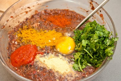 Острый бургер с бобами - приготовление