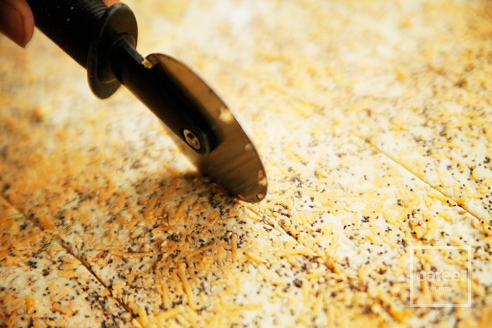 Хлебные палочки с сыром и пряностями - Шаг 7