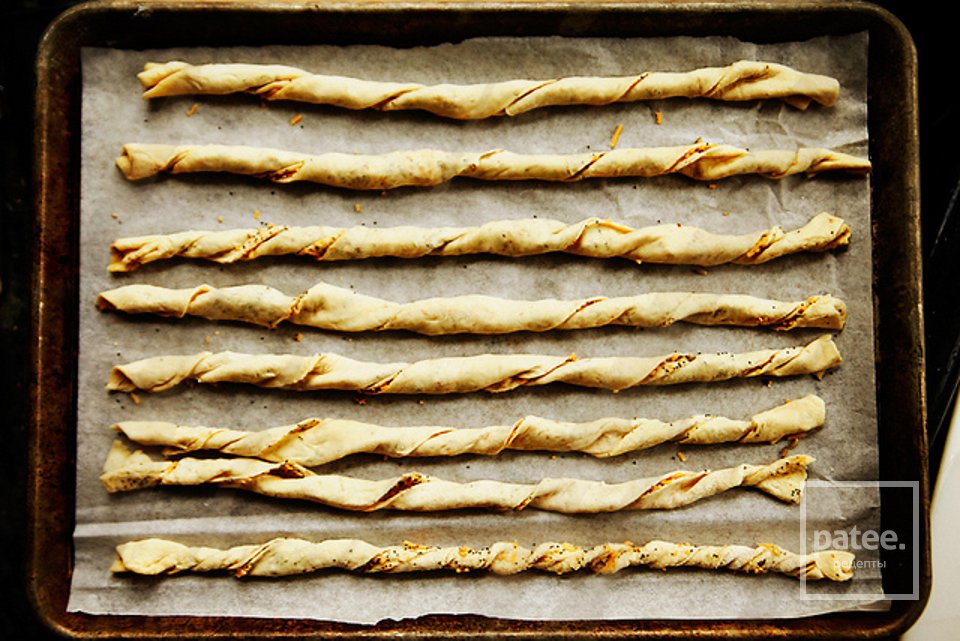 Хлебные палочки с сыром и пряностями - Шаг 9