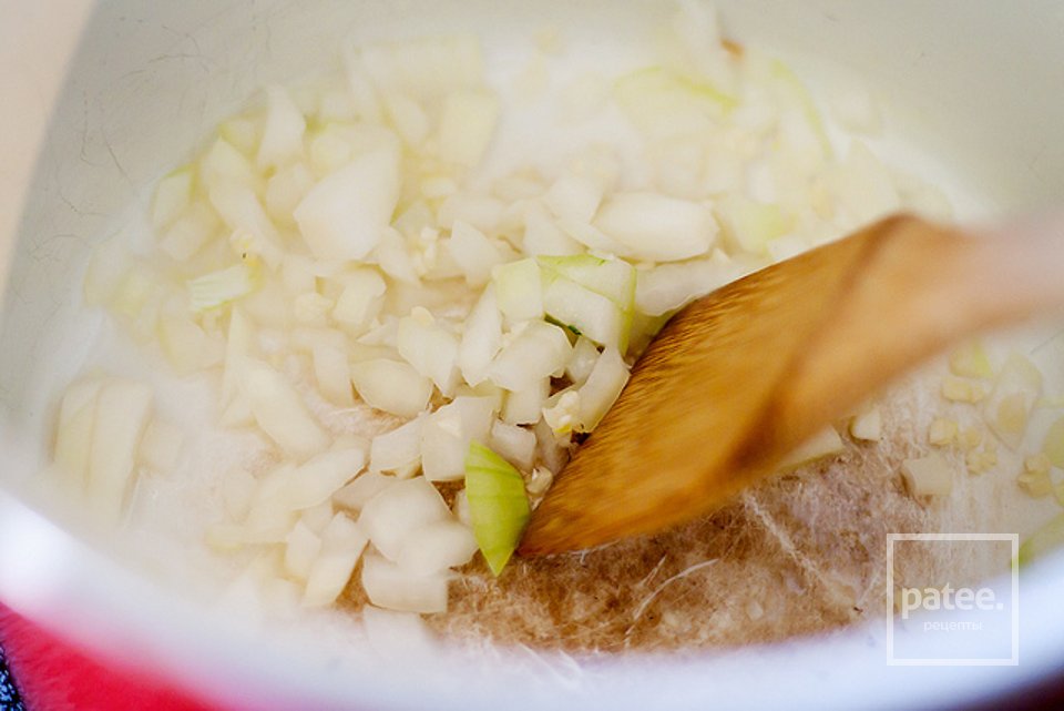 Суп со шпинатом, лимоном и макаронами орзо - Шаг 2