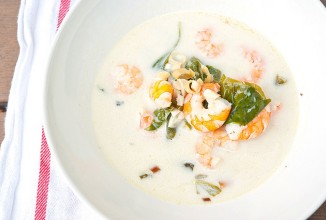 Тайский кокосовый суп с креветками