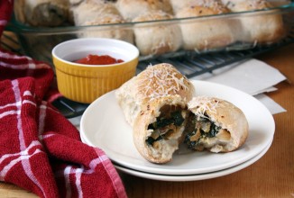 Булочки с луком и шпинатом