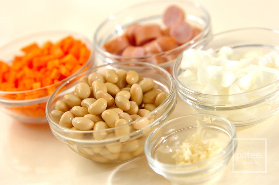 Чириконкан из сои с копчеными колбасками - Шаг 1