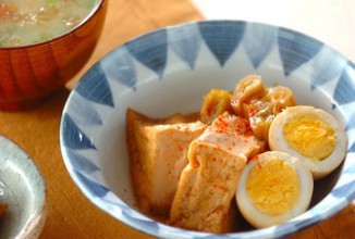 Тофу с вареным яйцом