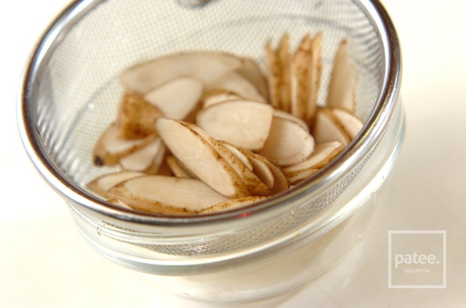 Суп-пюре из лопуха - Шаг 1