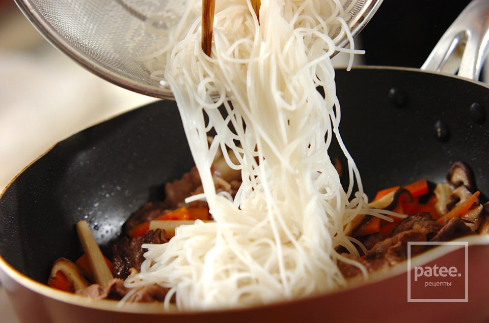 Лапша с мясным соусом - Шаг 3