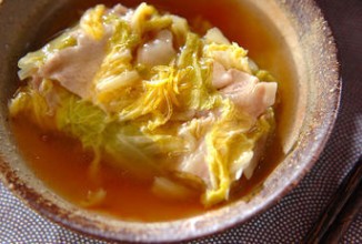 Свинина с китайской капустой на пару