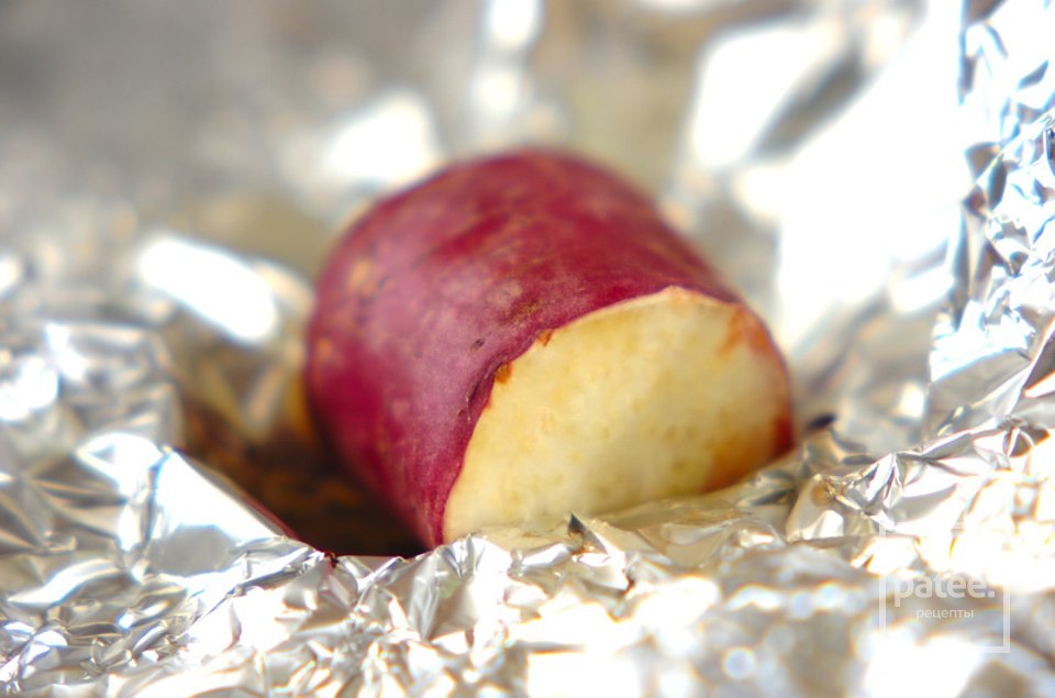 Печеный картофель с маслом - Шаг 2