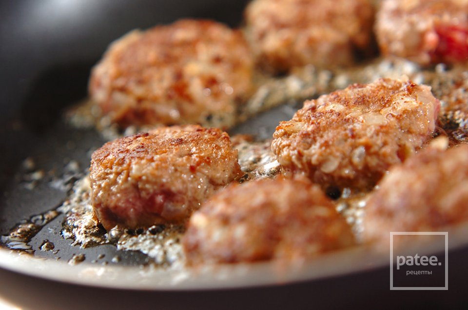 Сливочный салат с мясными шариками - Шаг 4