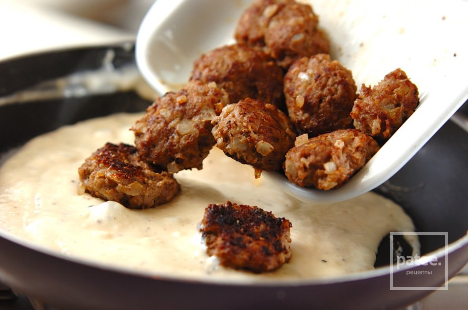 Сливочный салат с мясными шариками - Шаг 6