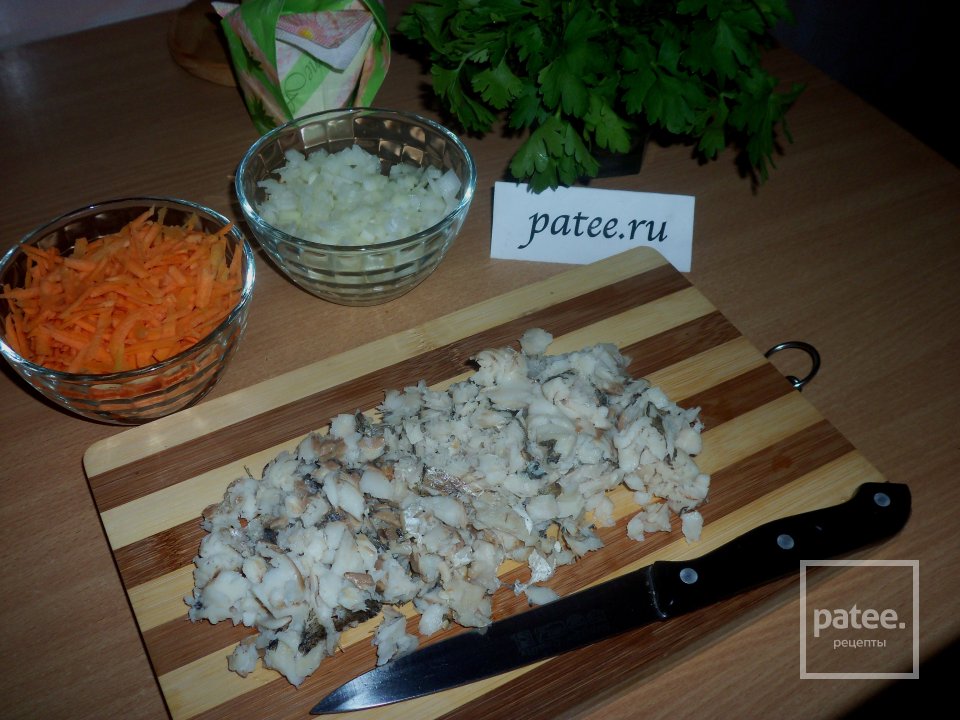 Пирожки рыбки в слоеном тесте - Шаг 3