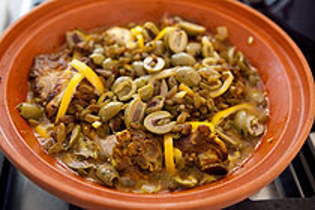 Марокканская курица с лимоном и оливками