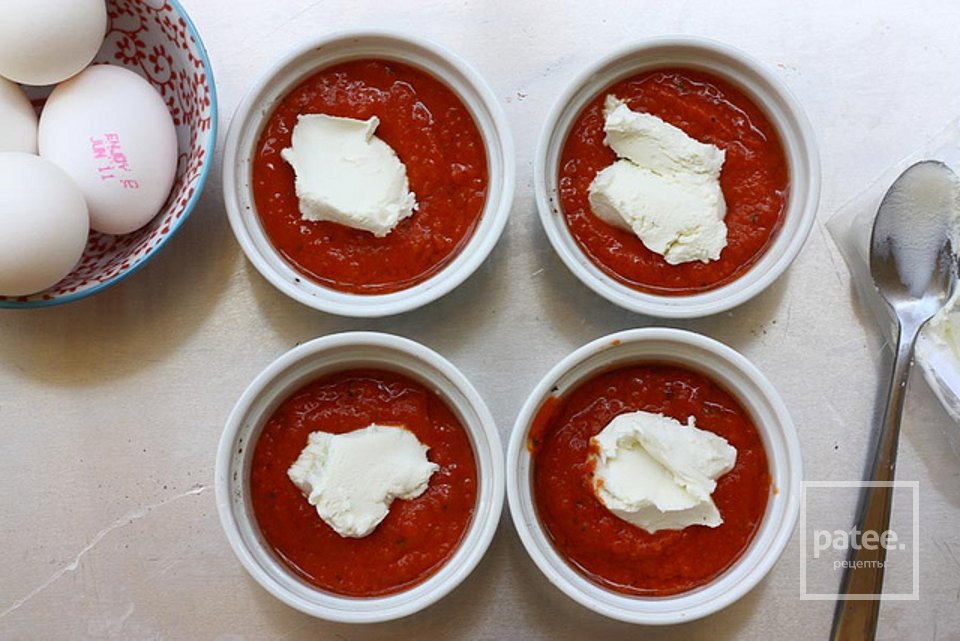 Яйца, запеченные в остром томатном соусе - Шаг 9