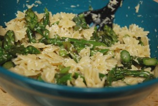 Салат со спаржей