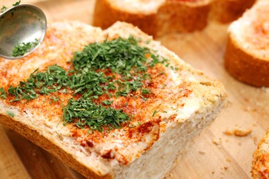 Чесночный хлеб - приготовление