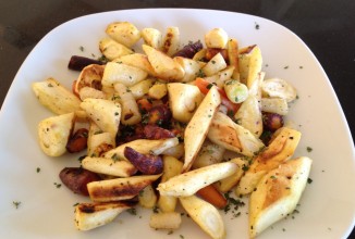 Жареные пастернак и морковь с тимьяном