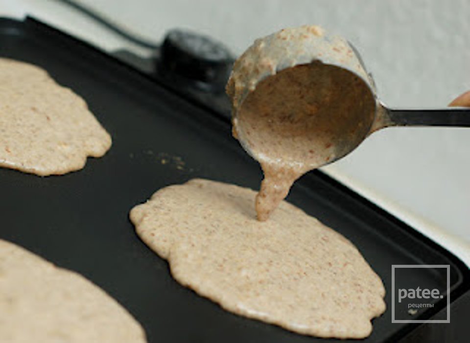 Мультизерновые блинчики с клубничным соусом - Шаг 5