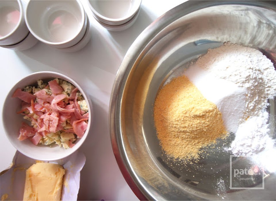 Кукурузный хлебец с синим сыром - Шаг 1