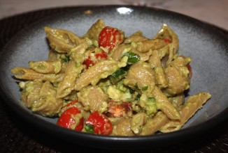 Паста с соусом гуакамоле