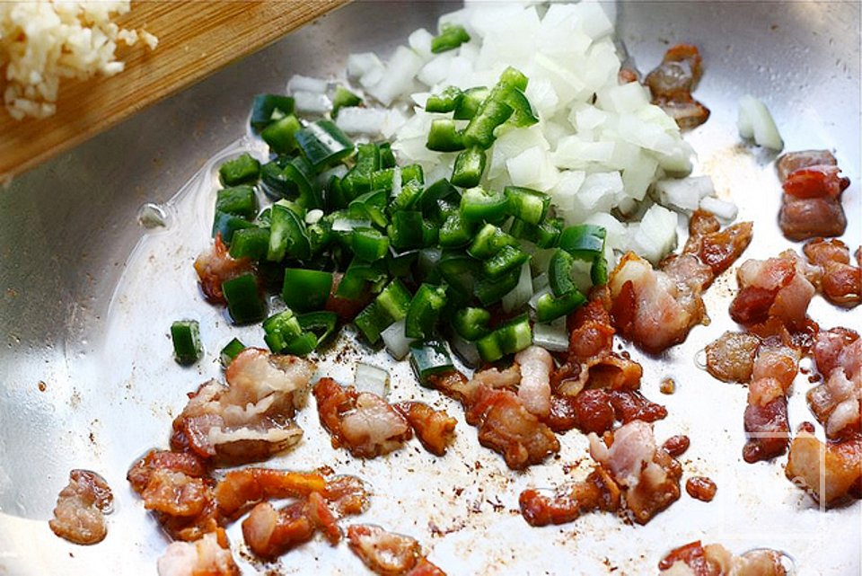 Грибы, фаршированные перцем халапеньо и беконом - Шаг 4