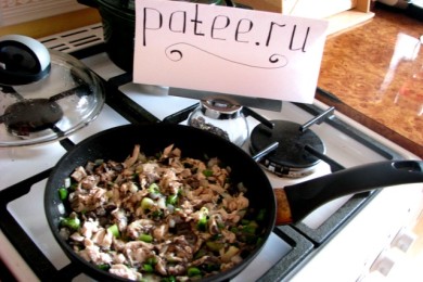 Лоранский пирог (киш) с курицей и грибами - приготовление