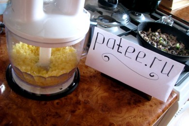 Лоранский пирог (киш) с курицей и грибами - приготовление